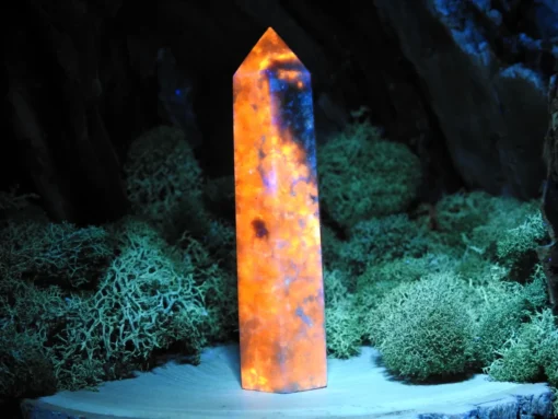 Hackmanite Tower-Fluorescent