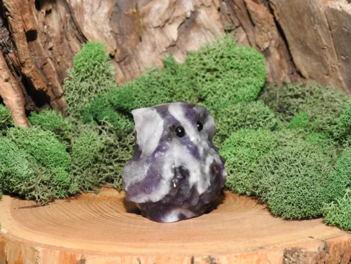 Chevron Amethyst Owl Carving - Image 2